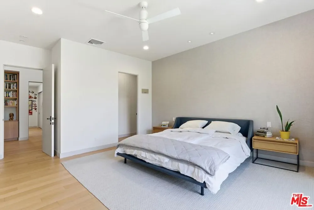 3860 Madison Road La Canada Flintridge, CA 91011