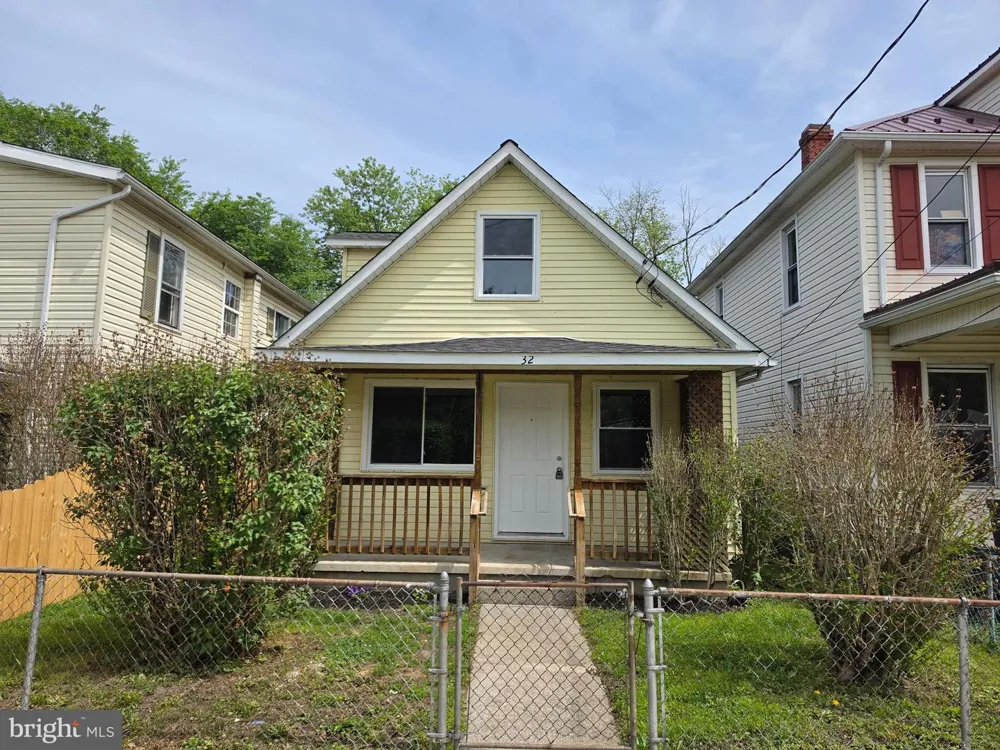 32 E ROBERTS STREET Cumberland, MD 21502
