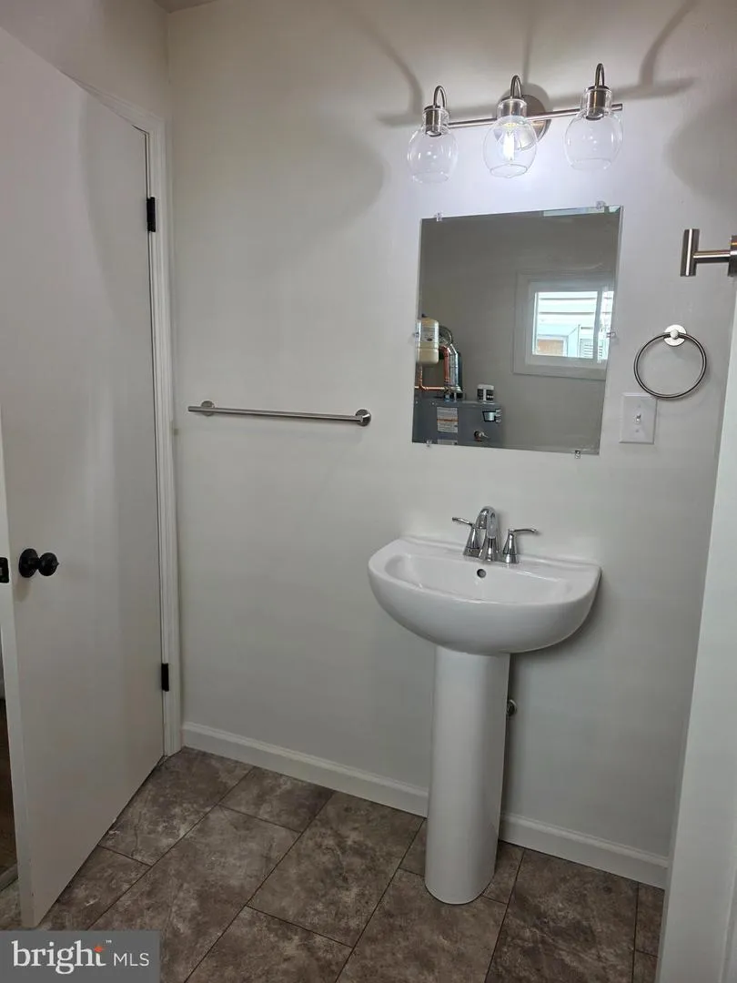 32 E ROBERTS STREET Cumberland, MD 21502