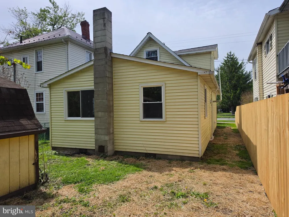 32 E ROBERTS STREET Cumberland, MD 21502