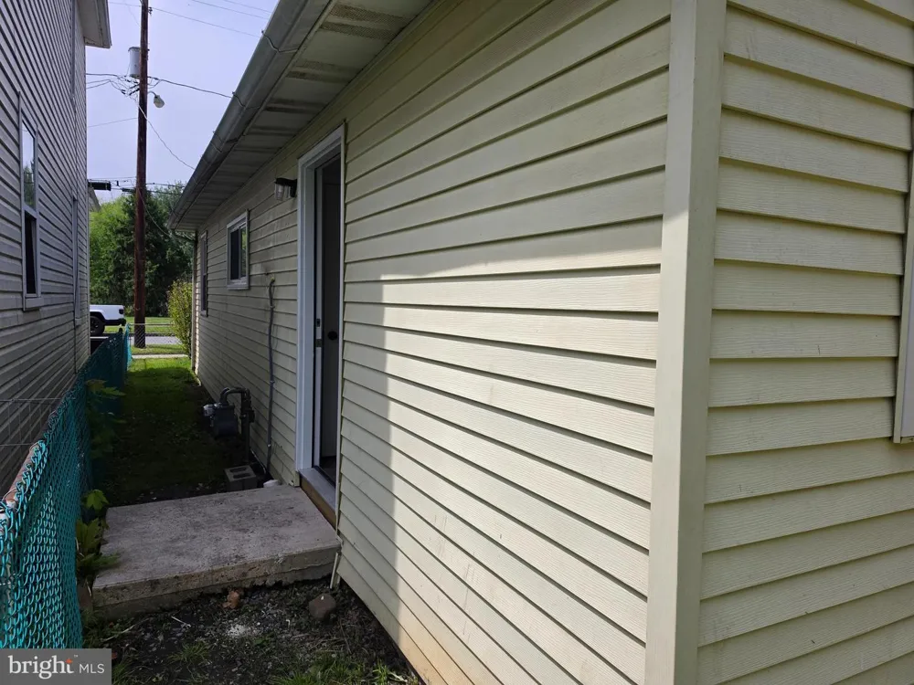 32 E ROBERTS STREET Cumberland, MD 21502