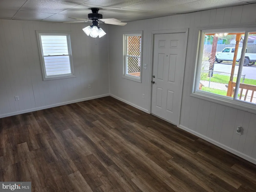 32 E ROBERTS STREET Cumberland, MD 21502