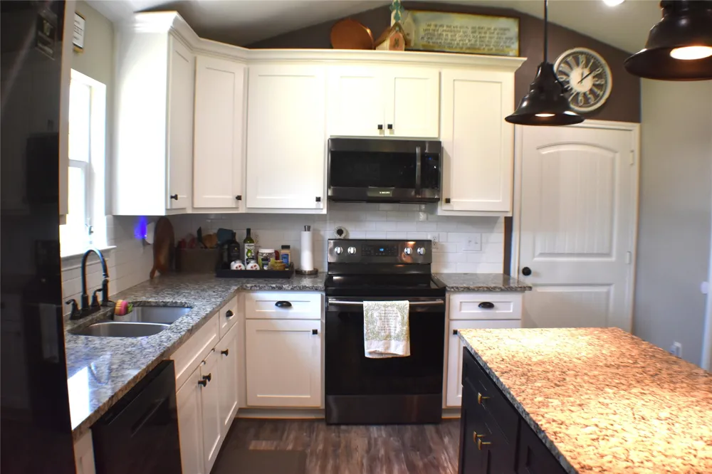 134 County Road 2749 Mineola, TX 75773