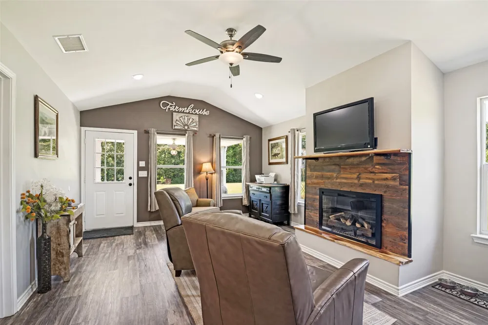 134 County Road 2749 Mineola, TX 75773