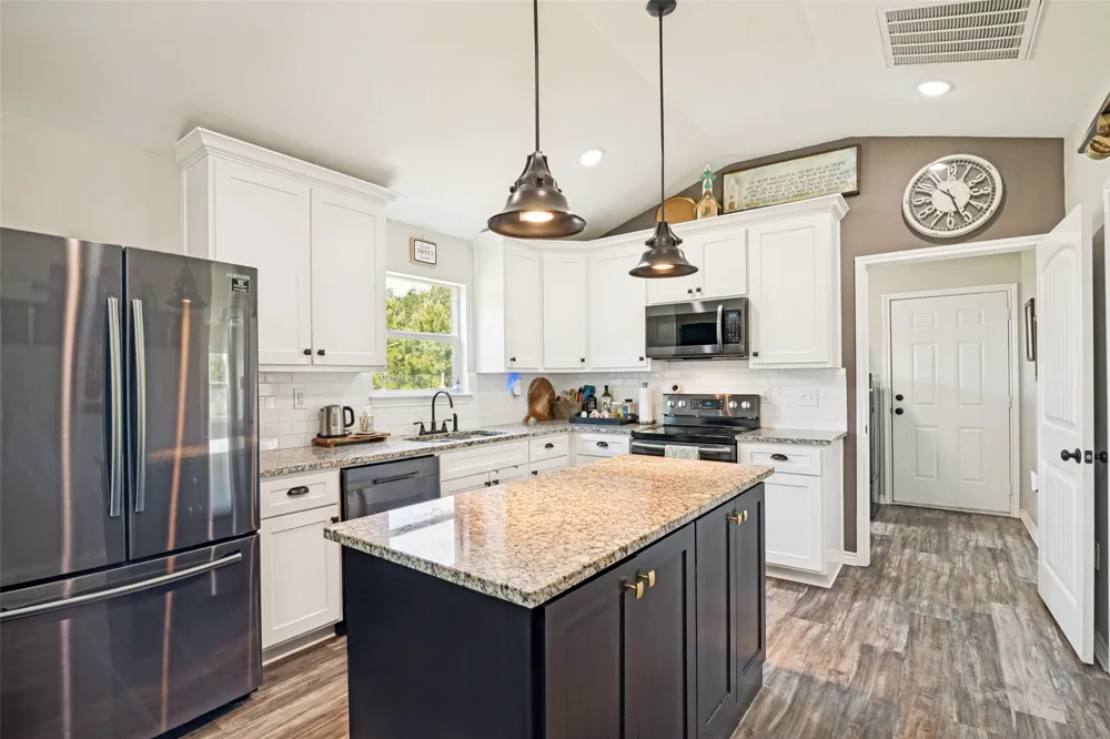 134 County Road 2749 Mineola, TX 75773