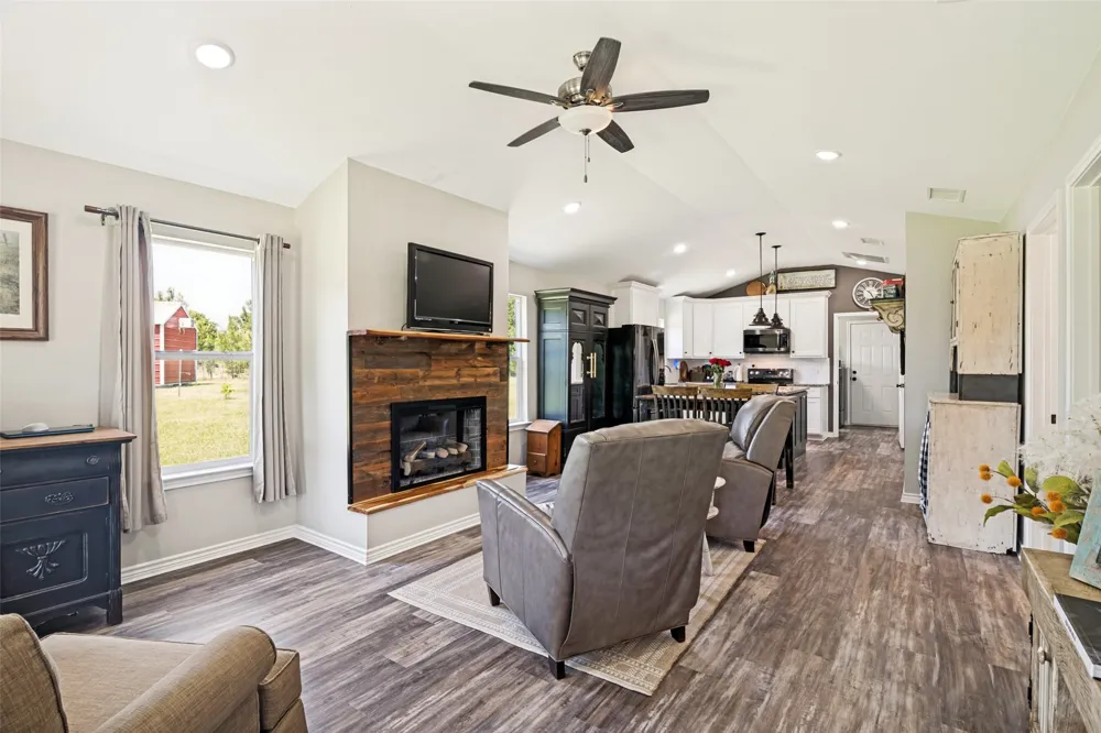 134 County Road 2749 Mineola, TX 75773