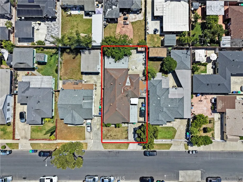 9016 Los Angeles Street Bellflower, CA 90706