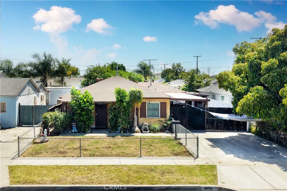 9016 Los Angeles Street Bellflower, CA 90706