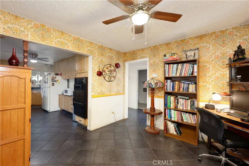 9016 Los Angeles Street Bellflower, CA 90706
