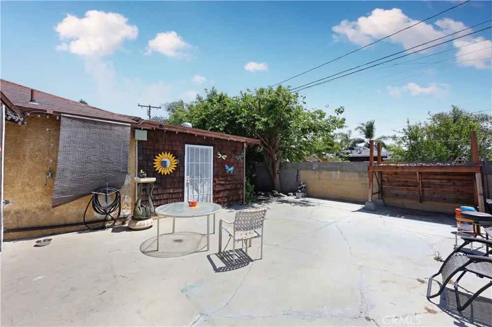 9016 Los Angeles Street Bellflower, CA 90706
