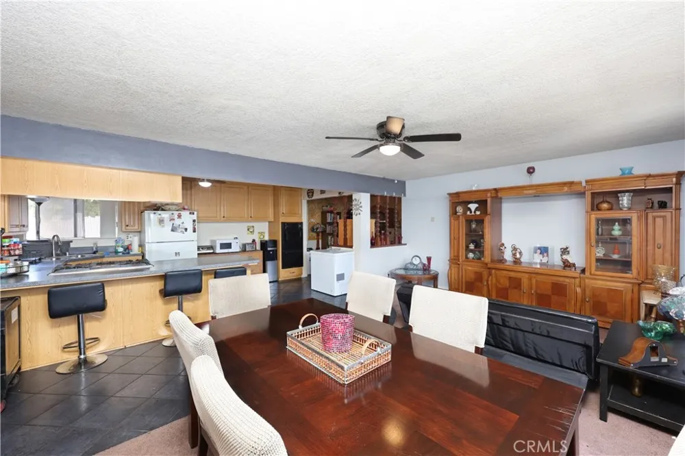 9016 Los Angeles Street Bellflower, CA 90706