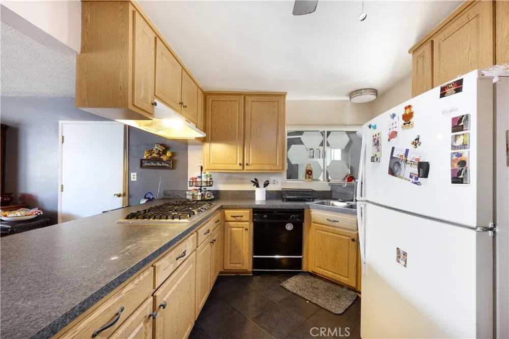9016 Los Angeles Street Bellflower, CA 90706