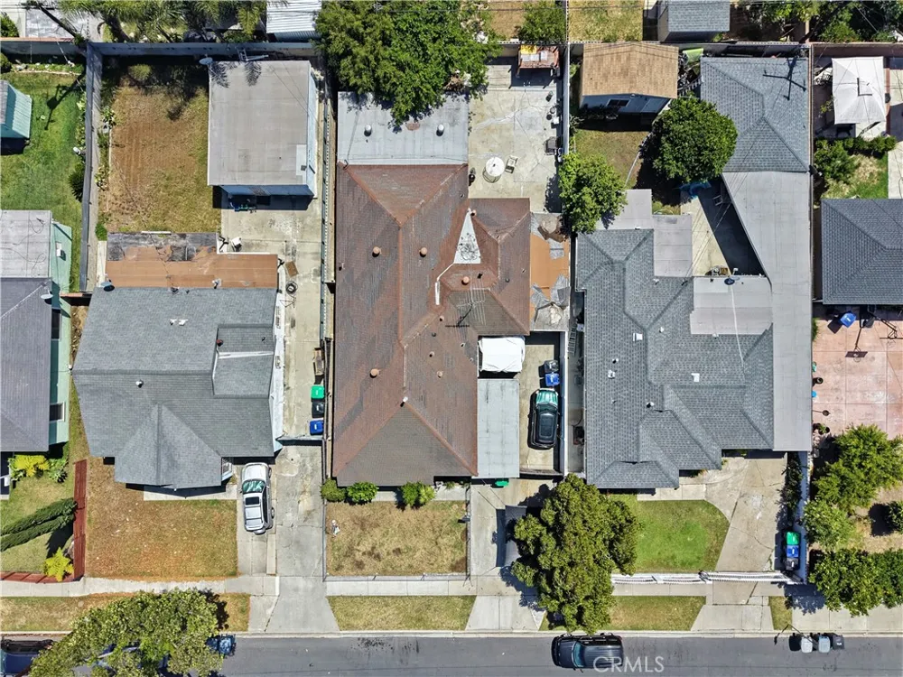 9016 Los Angeles Street Bellflower, CA 90706