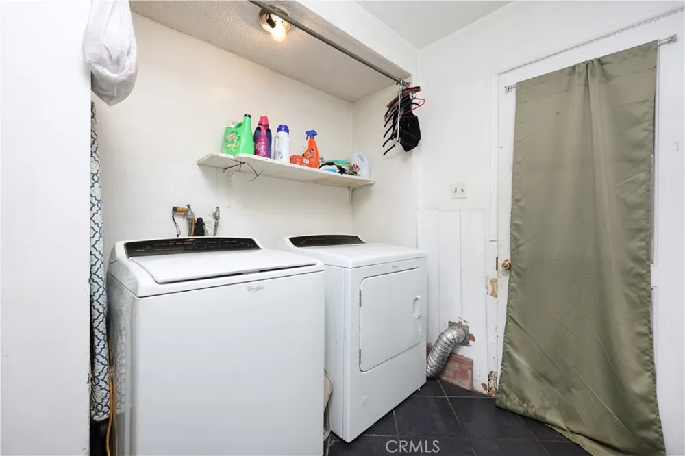 9016 Los Angeles Street Bellflower, CA 90706