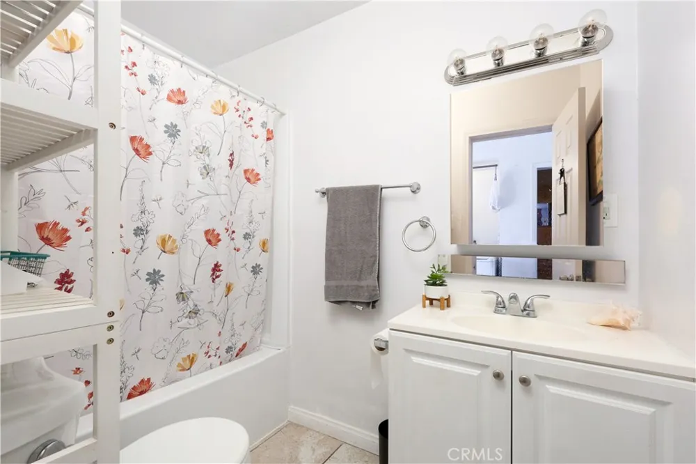 9016 Los Angeles Street Bellflower, CA 90706