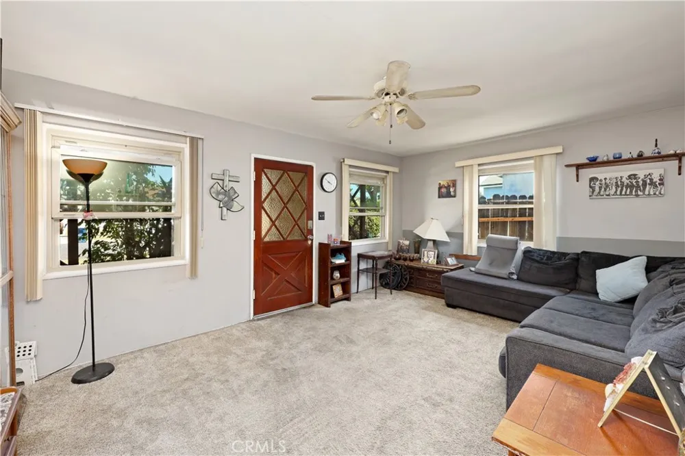9016 Los Angeles Street Bellflower, CA 90706