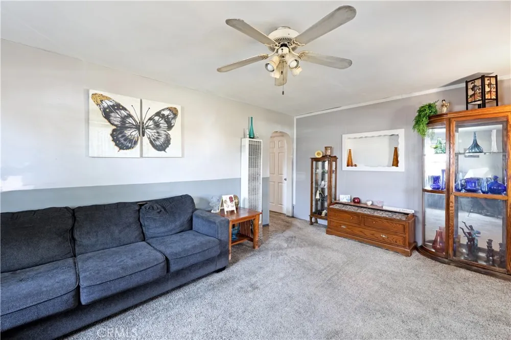 9016 Los Angeles Street Bellflower, CA 90706