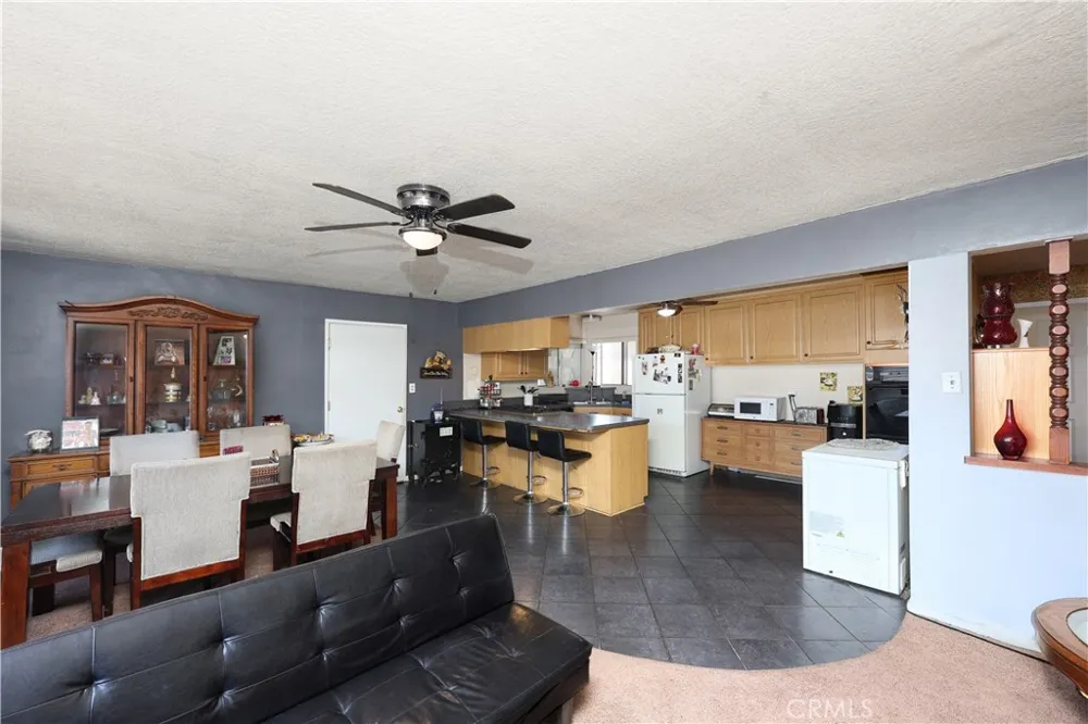 9016 Los Angeles Street Bellflower, CA 90706