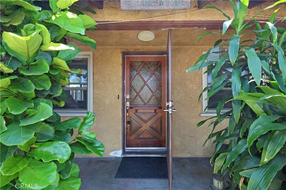 9016 Los Angeles Street Bellflower, CA 90706
