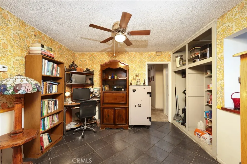 9016 Los Angeles Street Bellflower, CA 90706