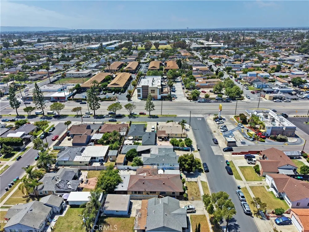 9016 Los Angeles Street Bellflower, CA 90706