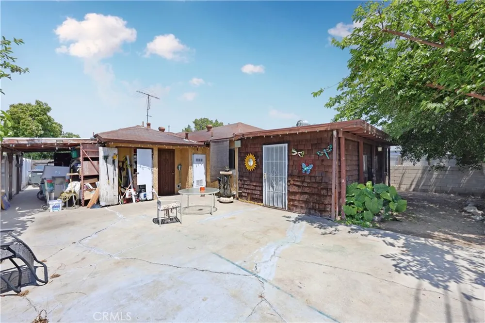 9016 Los Angeles Street Bellflower, CA 90706