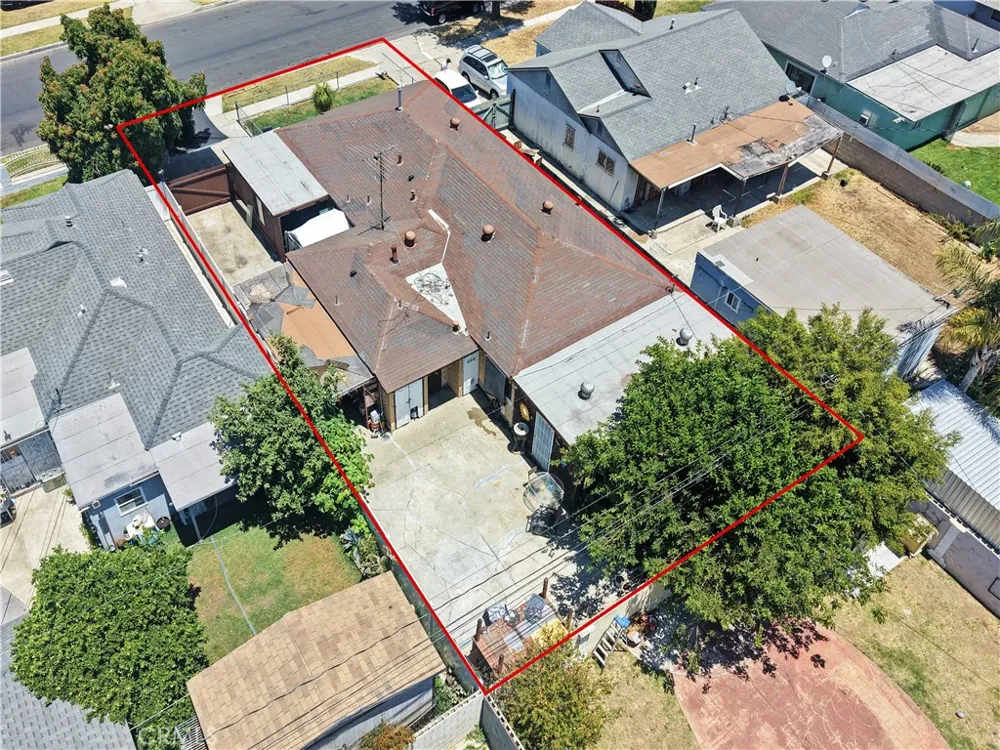 9016 Los Angeles Street Bellflower, CA 90706