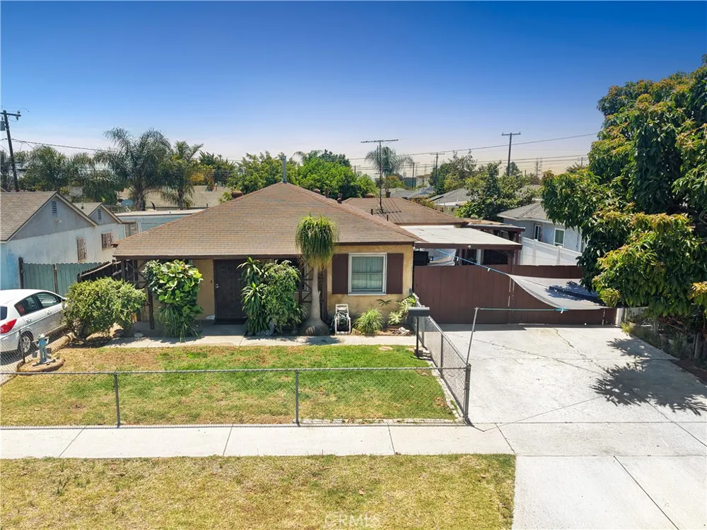 9016 Los Angeles Street Bellflower, CA 90706