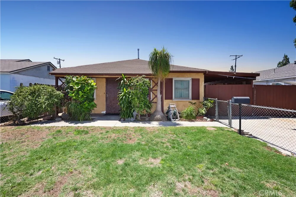 9016 Los Angeles Street Bellflower, CA 90706