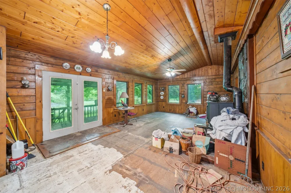 21742 E 660 ROAD Tahlequah, OK 74464