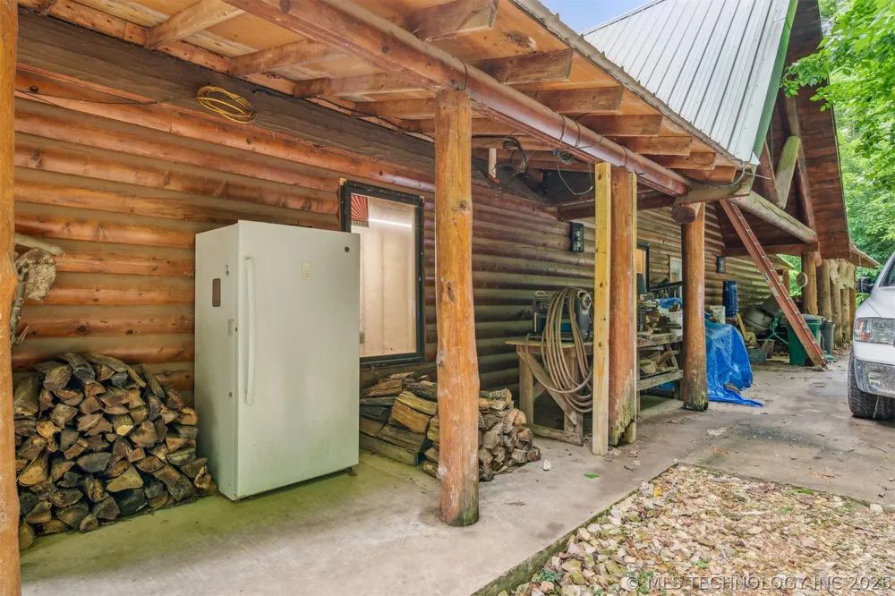 21742 E 660 ROAD Tahlequah, OK 74464