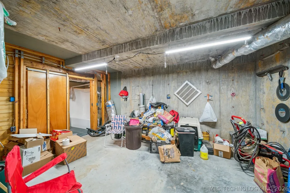 21742 E 660 ROAD Tahlequah, OK 74464