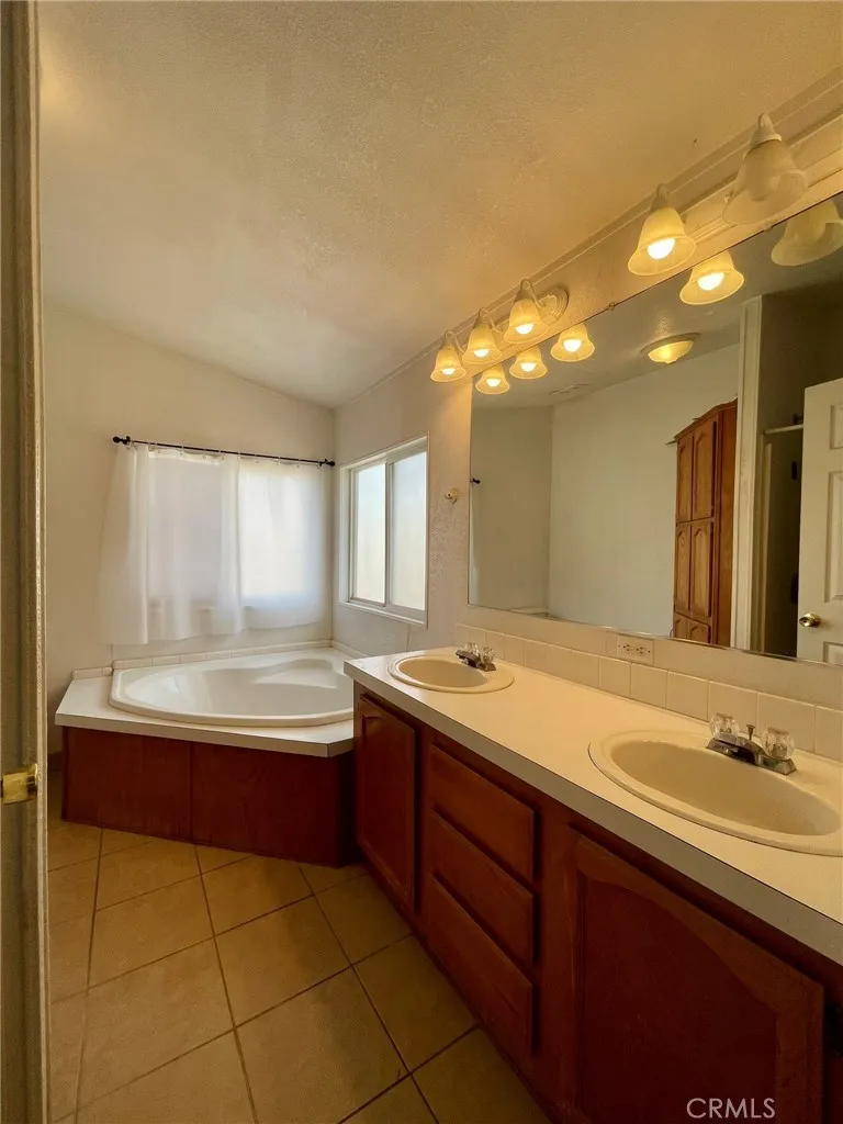 8753 Rose Ave. Atwater, CA 95301