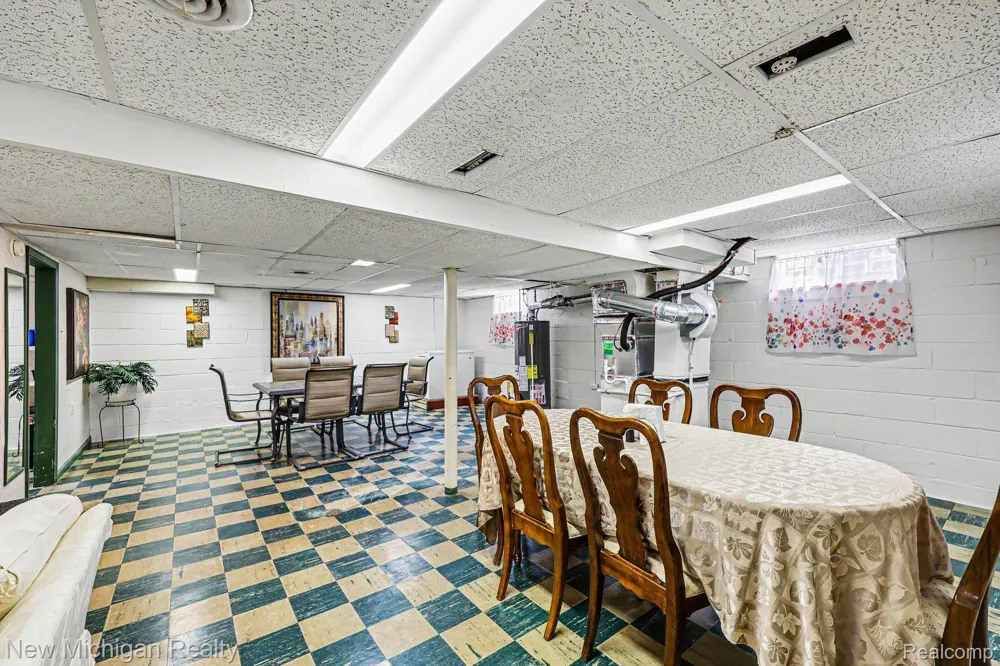 1664 11 Mile Road Berkley City, MI 48072