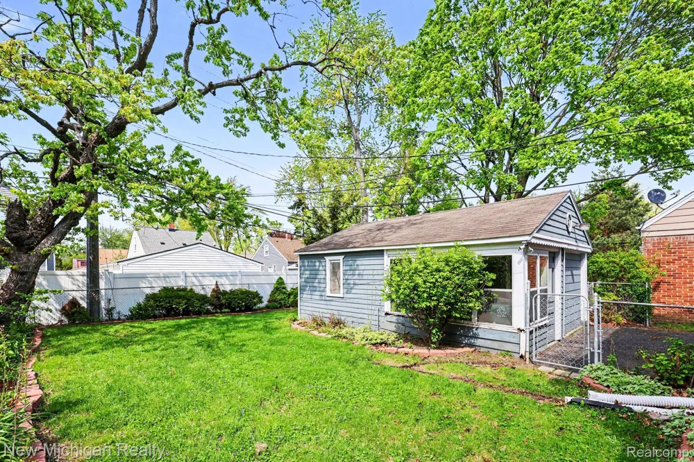 1664 11 Mile Road Berkley City, MI 48072