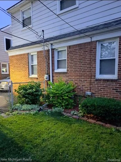 1664 11 Mile Road Berkley City, MI 48072