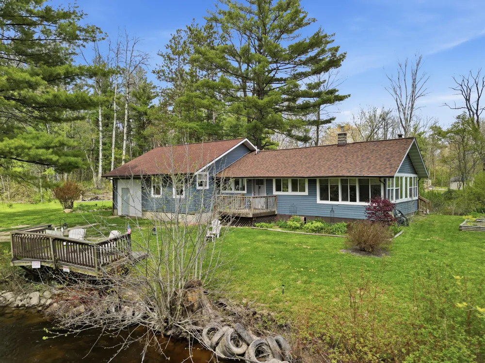 7140 Amy School Road Reynolds Township, MI 49329