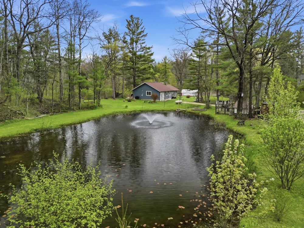 7140 Amy School Road Reynolds Township, MI 49329