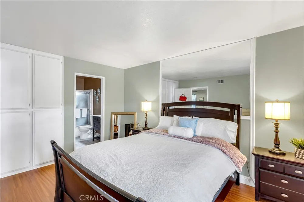 25231 Tanoak Lake Forest, CA 92630