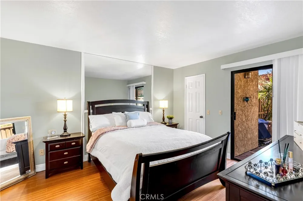 25231 Tanoak Lake Forest, CA 92630