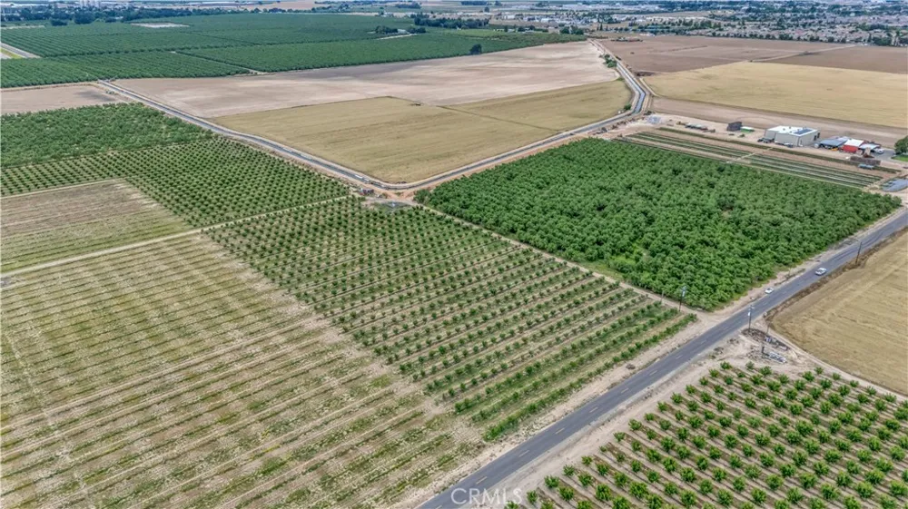 14706 Peach Avenue Livingston, CA 95334