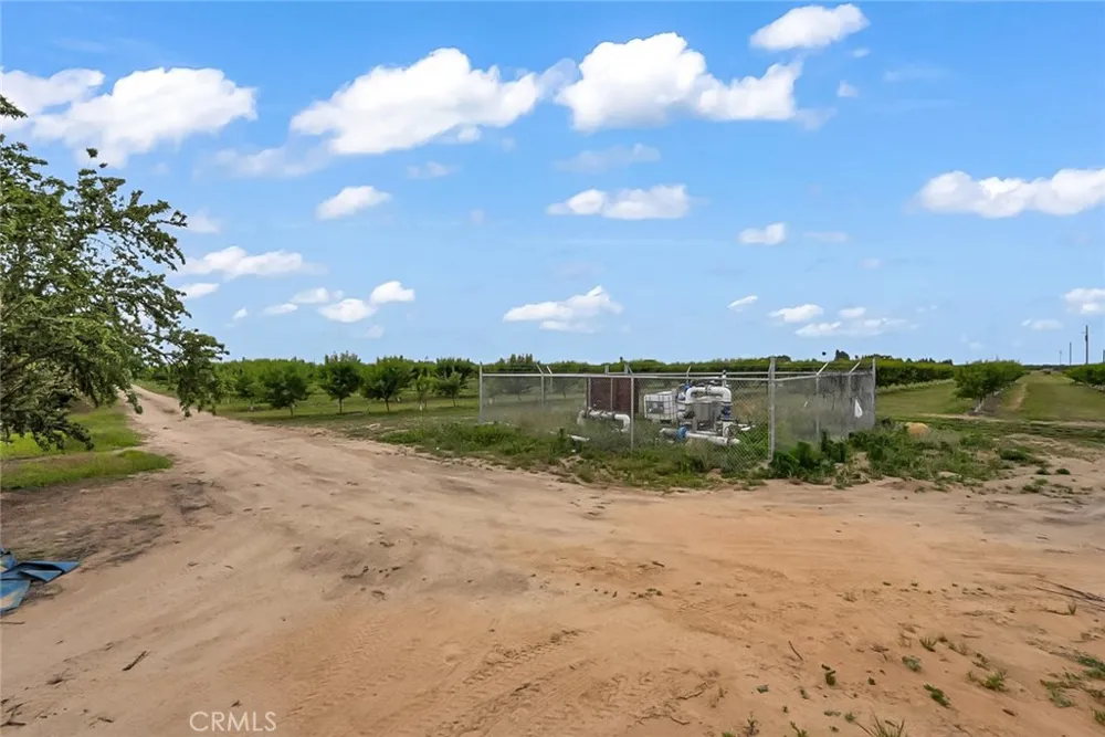 14706 Peach Avenue Livingston, CA 95334