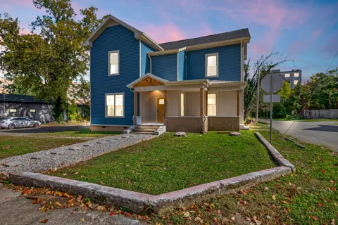 1506 Clay St S