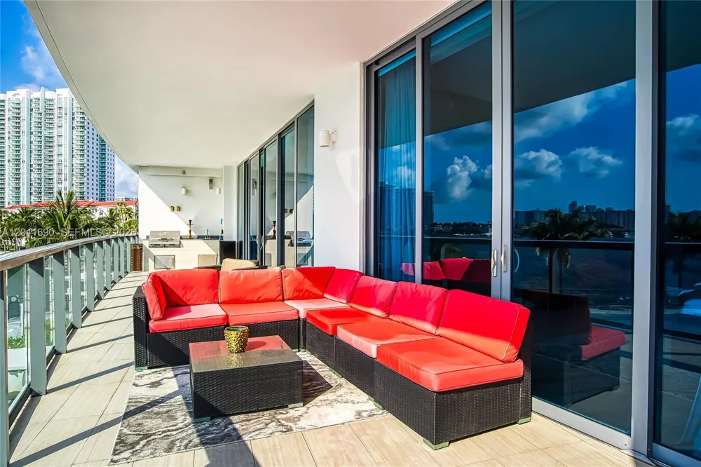 3300 NE 188th St #216 Aventura, FL 33180