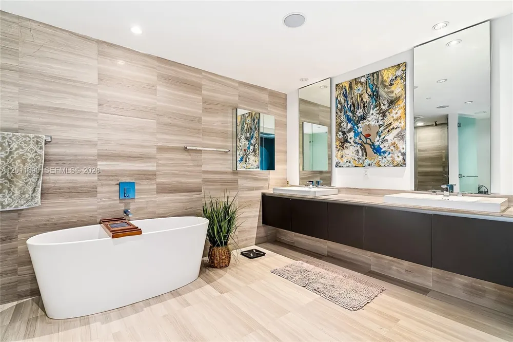 3300 NE 188th St #216 Aventura, FL 33180