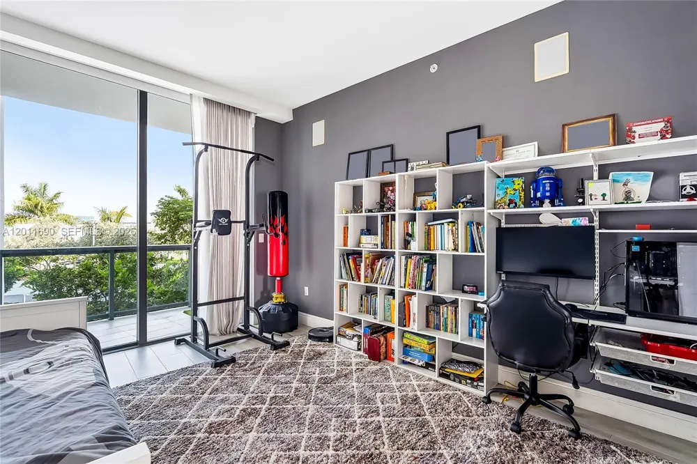 3300 NE 188th St #216 Aventura, FL 33180