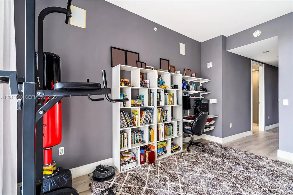 3300 NE 188th St #216 Aventura, FL 33180