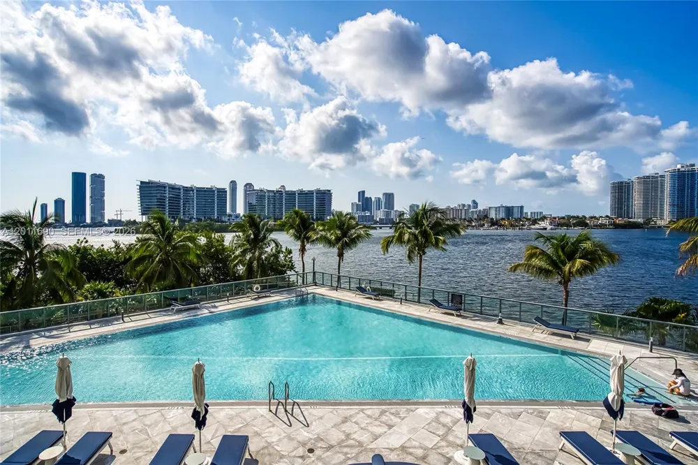 3300 NE 188th St #216 Aventura, FL 33180