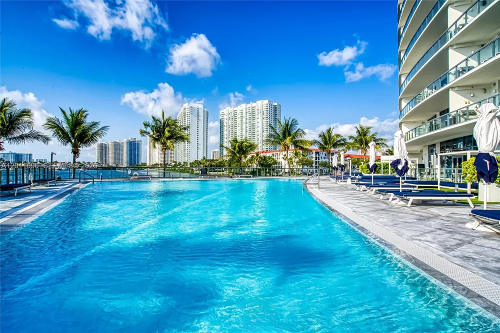 3300 NE 188th St #216 Aventura, FL 33180