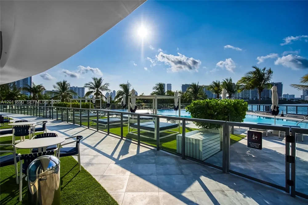 3300 NE 188th St #216 Aventura, FL 33180